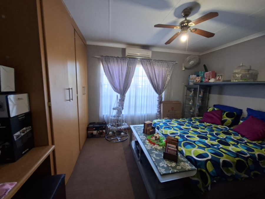 3 Bedroom Property for Sale in Azalea Park North West